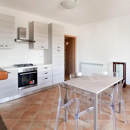 3 Bedroom Cozy In 公寓
