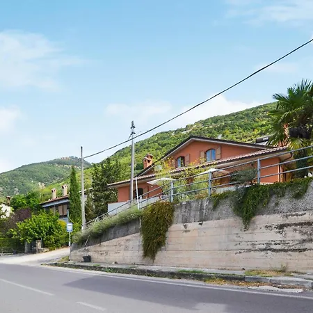 3 Bedroom Cozy In Gubbio